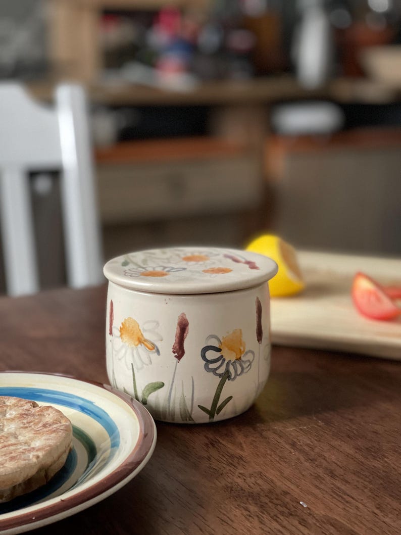 Daisy , French butter dish, French butter keeper, French butter crock, yellow, wild flowers