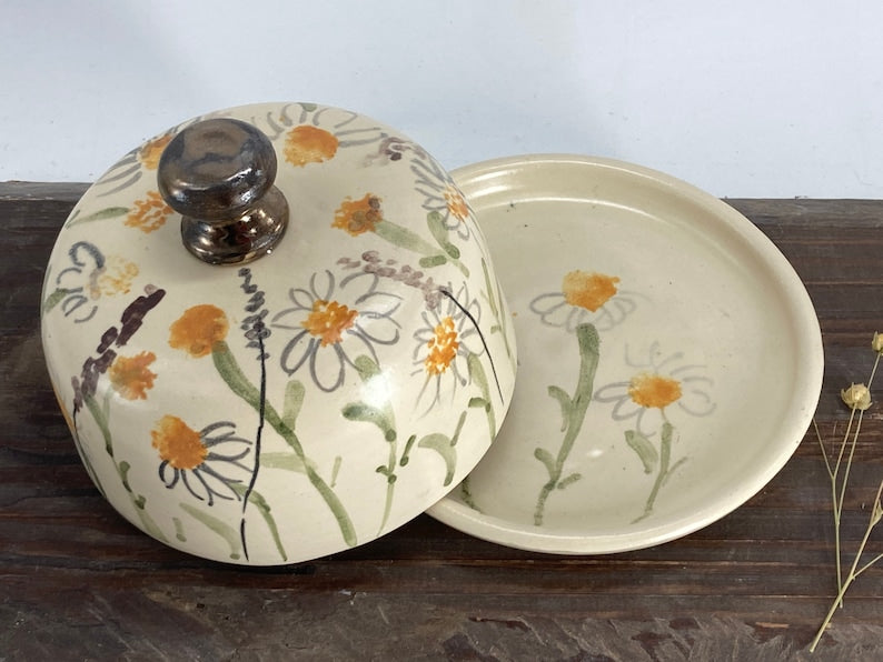 Daisies Butter dish, Daisy Butter keeper, pottery butter dish, floral butter dish, pottery butter keeper