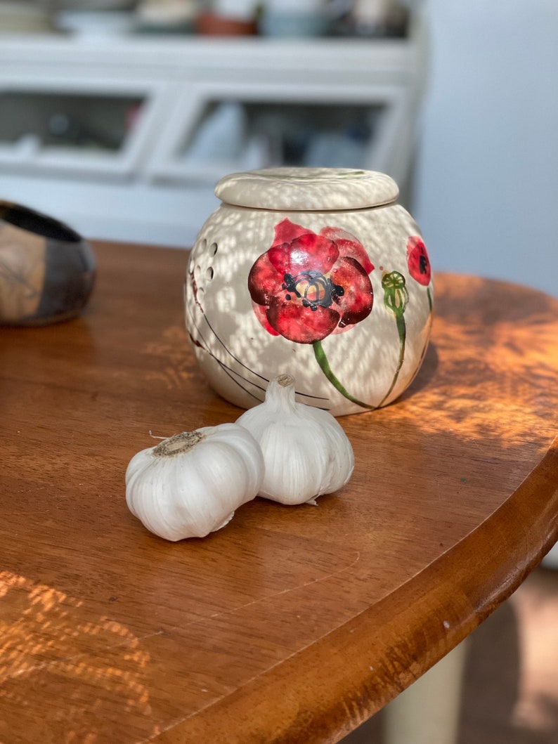 Kitchen storage keeper, tea keeper, Garlic holder, onion storage, Garlic jar, pottery garlic keeper
