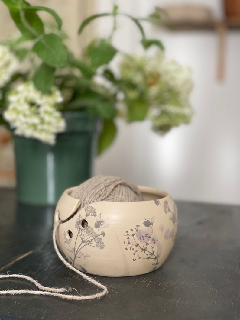 Pottery yarn bowl, pottery knitting bowl, ceramic yarn bowl, flower yarn bowl