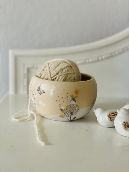 Dandelion yarn bowl, dandelion knitting bowl, ceramic yarn bowl, flower yarn bowl