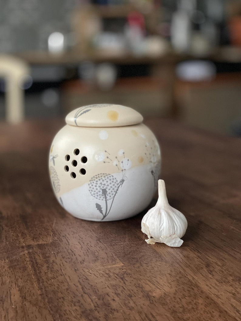 Garlic keeper, dandelion, onion storage, Garlic jar, pottery garlic keeper,
