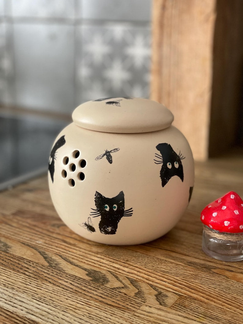 Black cat Garlic jar, pottery garlic keeper, funny
