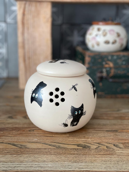 Black cat Garlic jar, pottery garlic keeper, funny