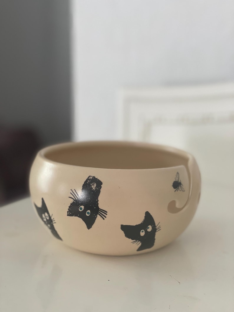 Ceramic Knitting Bowl, cat Yarn Bowl, Yarn bowl, funny yarn bowl, cat lovers