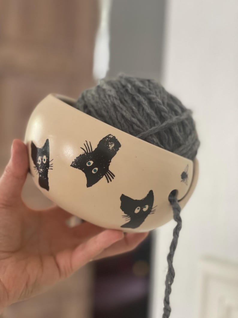 Ceramic Knitting Bowl, cat Yarn Bowl, Yarn bowl, funny yarn bowl, cat lovers